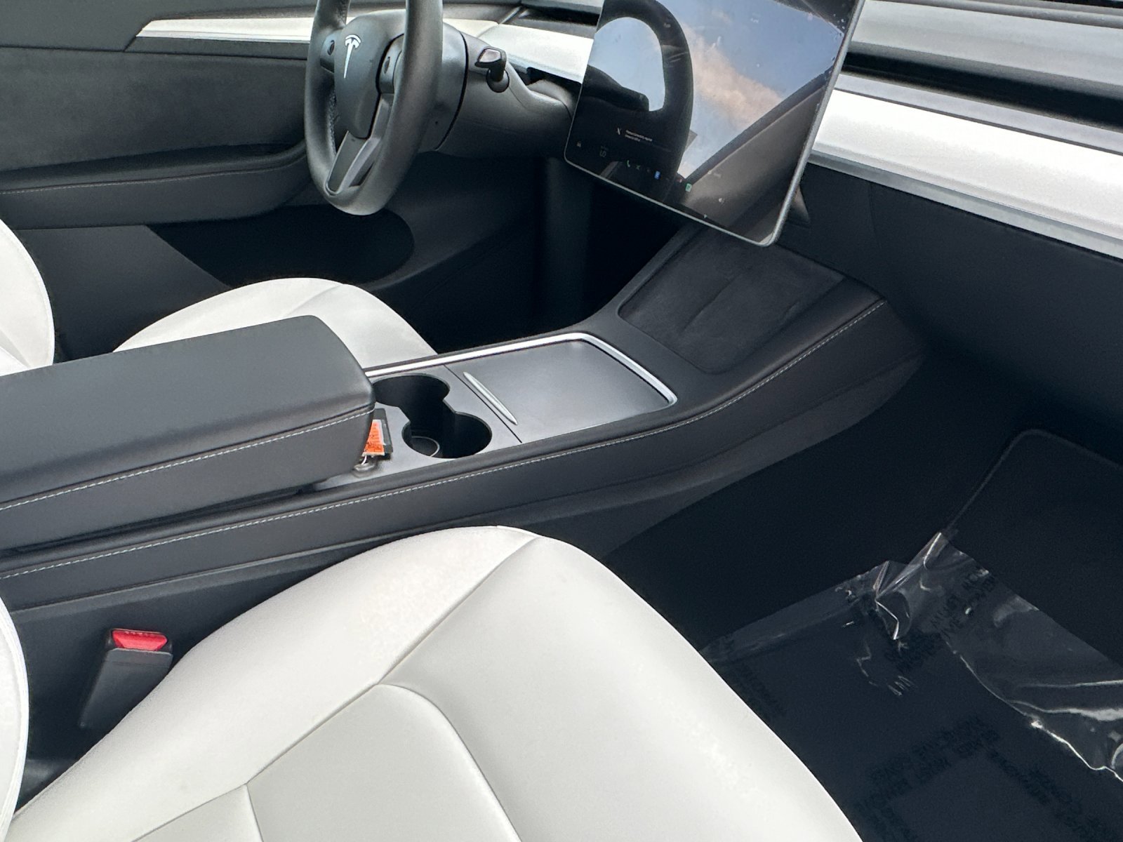 2024 Tesla Model Y Performance photo 13