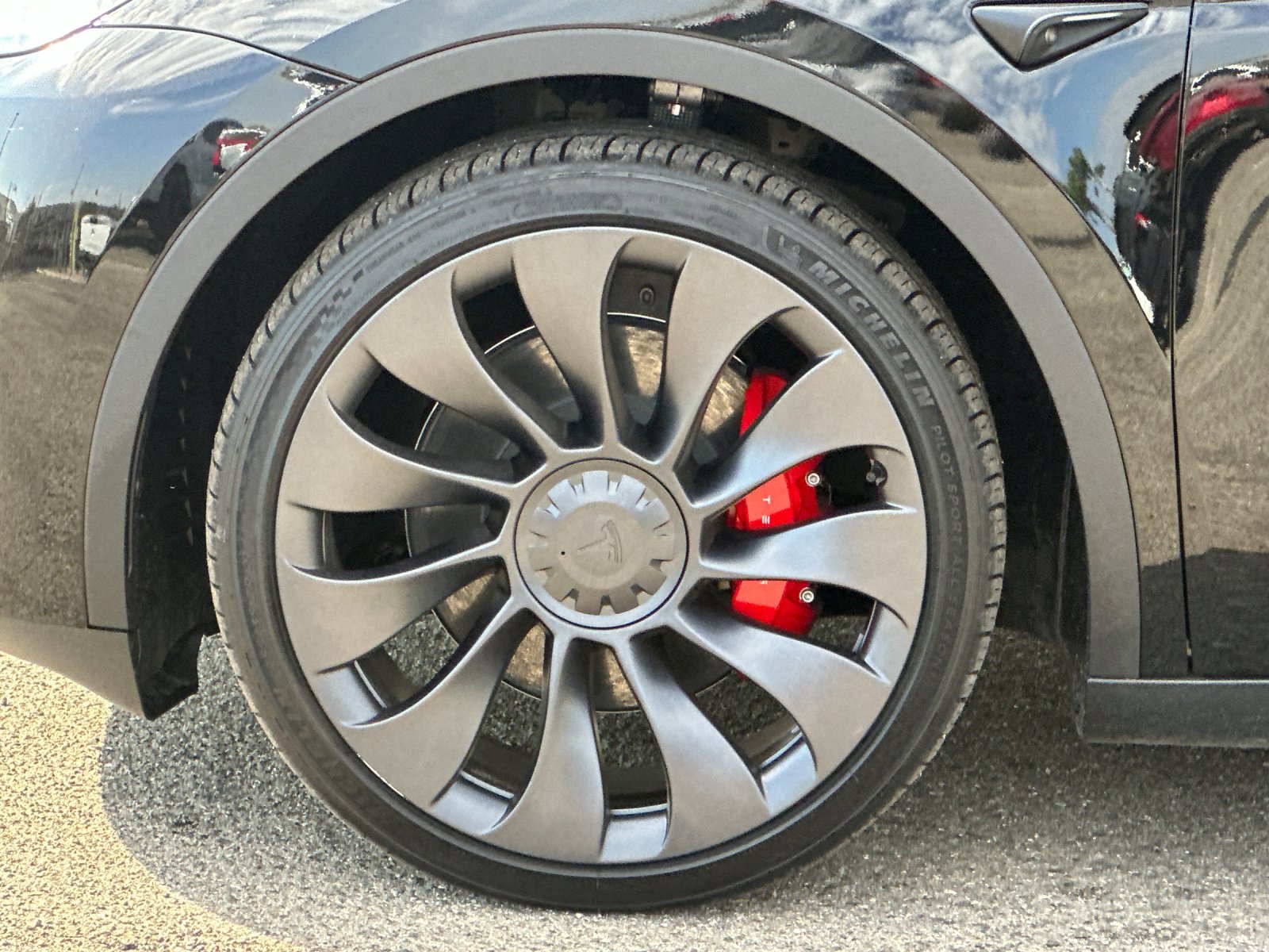 2024 Tesla Model Y Performance photo 18
