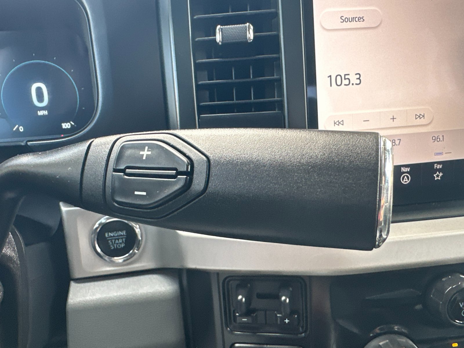 2023 Ford F-250 XLT photo 20