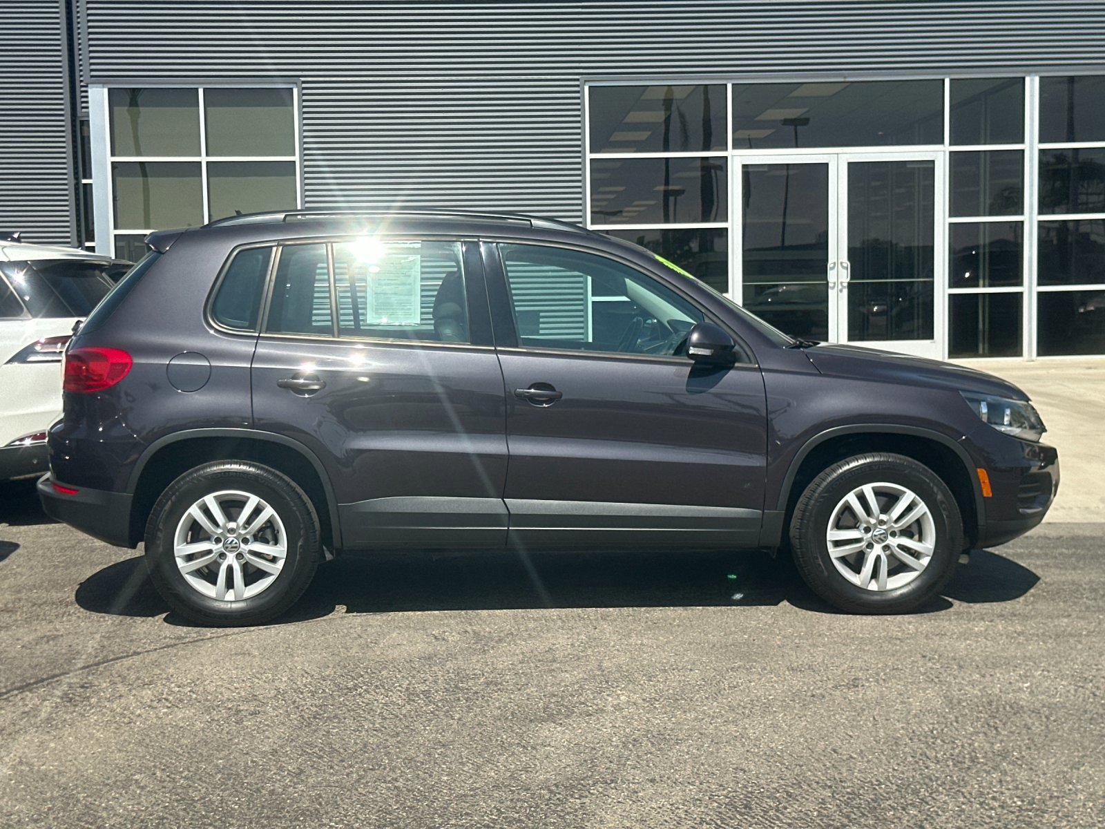 2016 Volkswagen Tiguan Sport photo 2