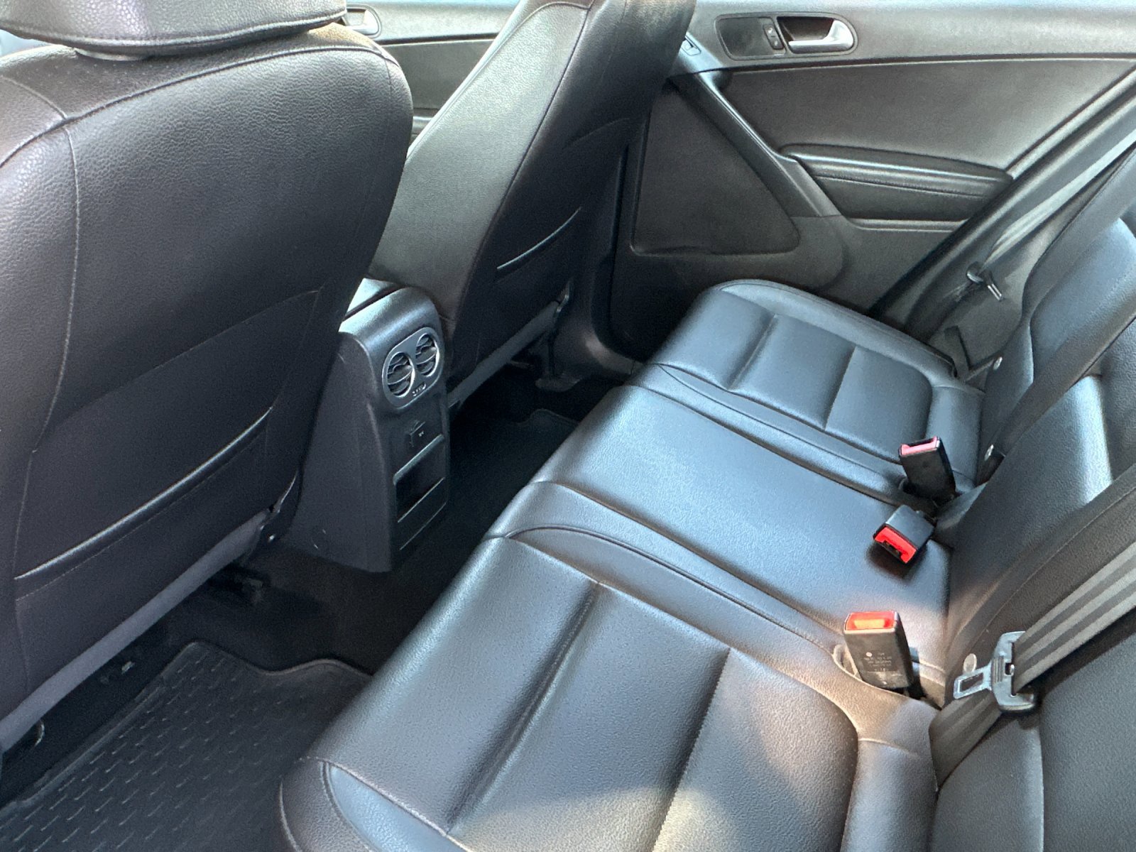2016 Volkswagen Tiguan Sport photo 11