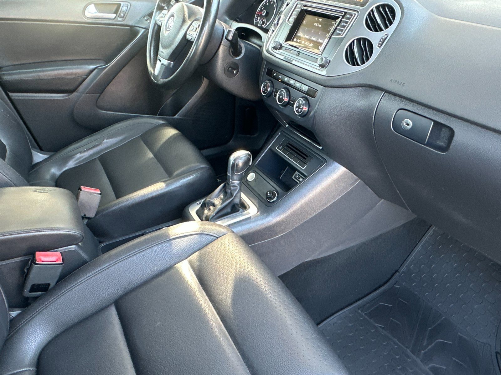 2016 Volkswagen Tiguan Sport photo 15