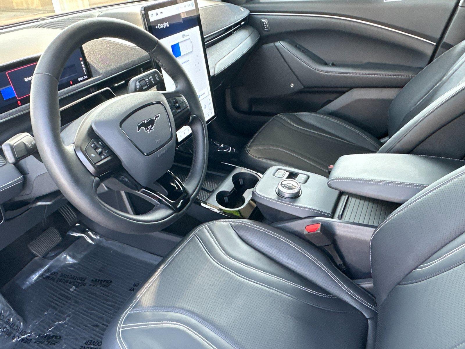 2024 Ford Mustang Mach-E Premium photo 9