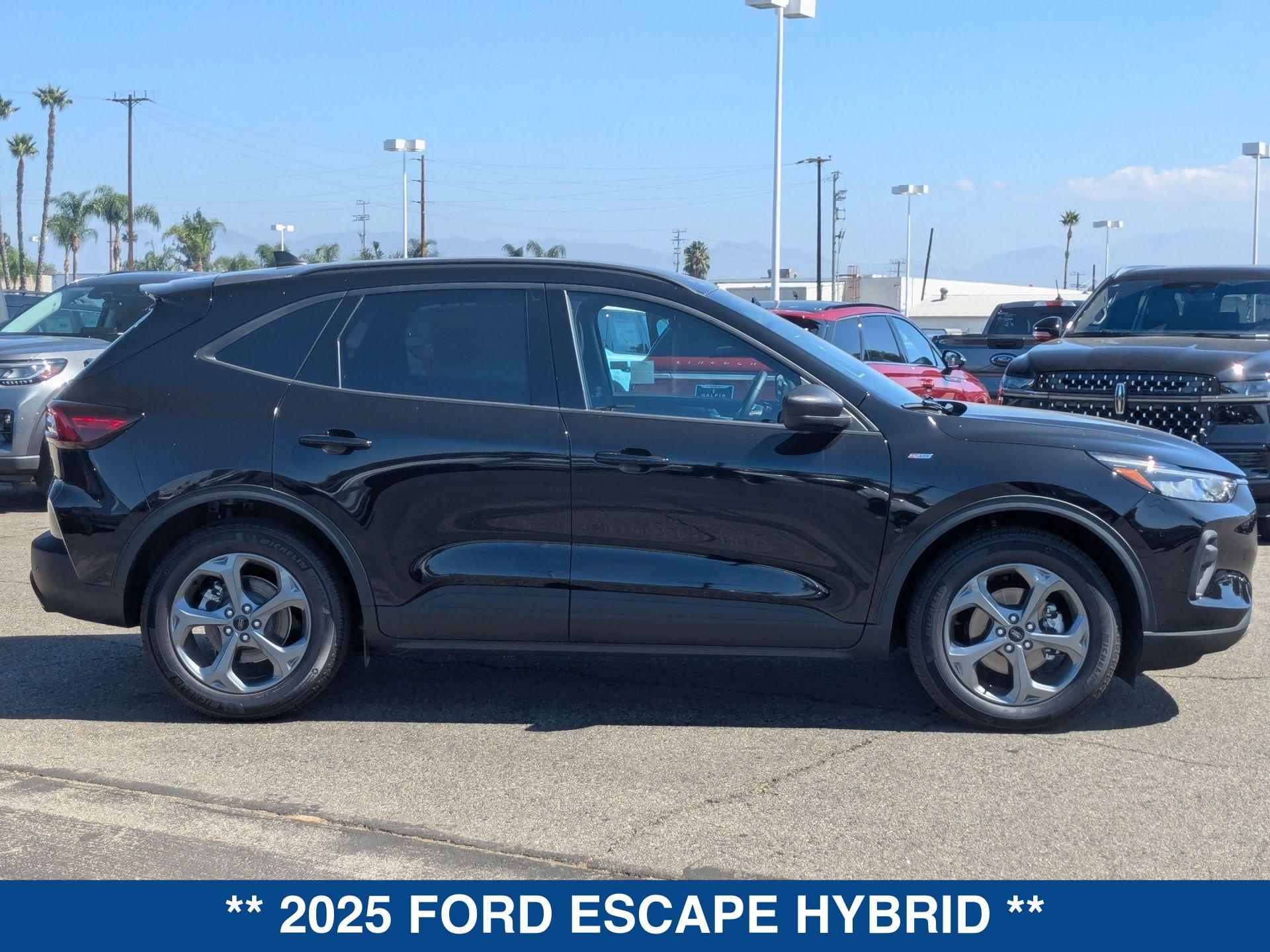 2025 Ford Escape Hybrid ST-Line photo 9