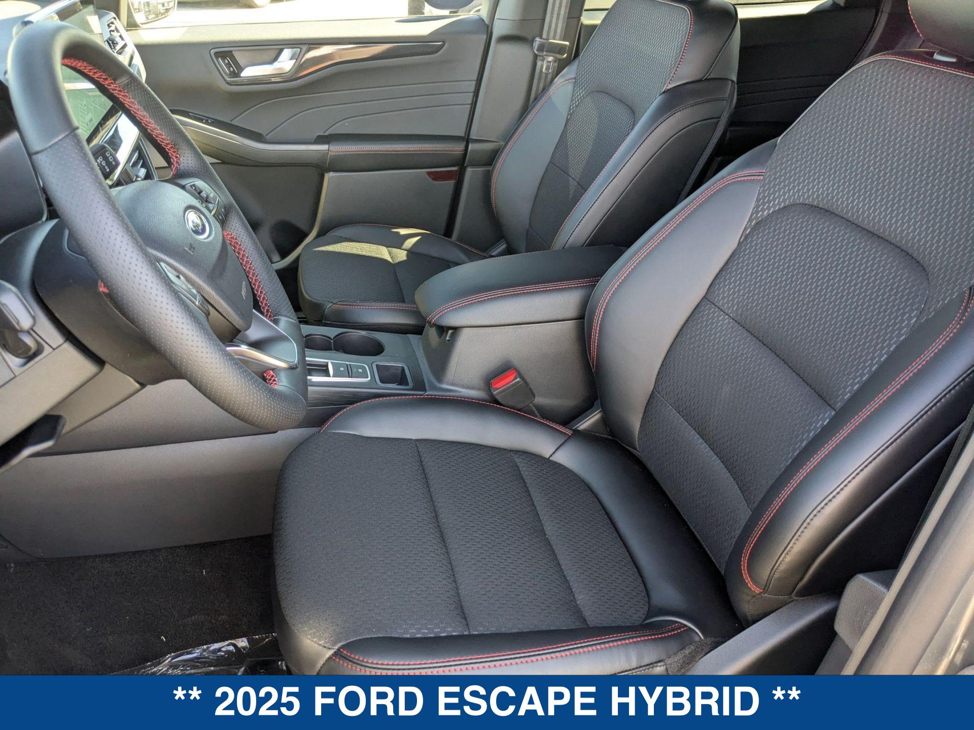 2025 Ford Escape Hybrid ST-Line photo 17