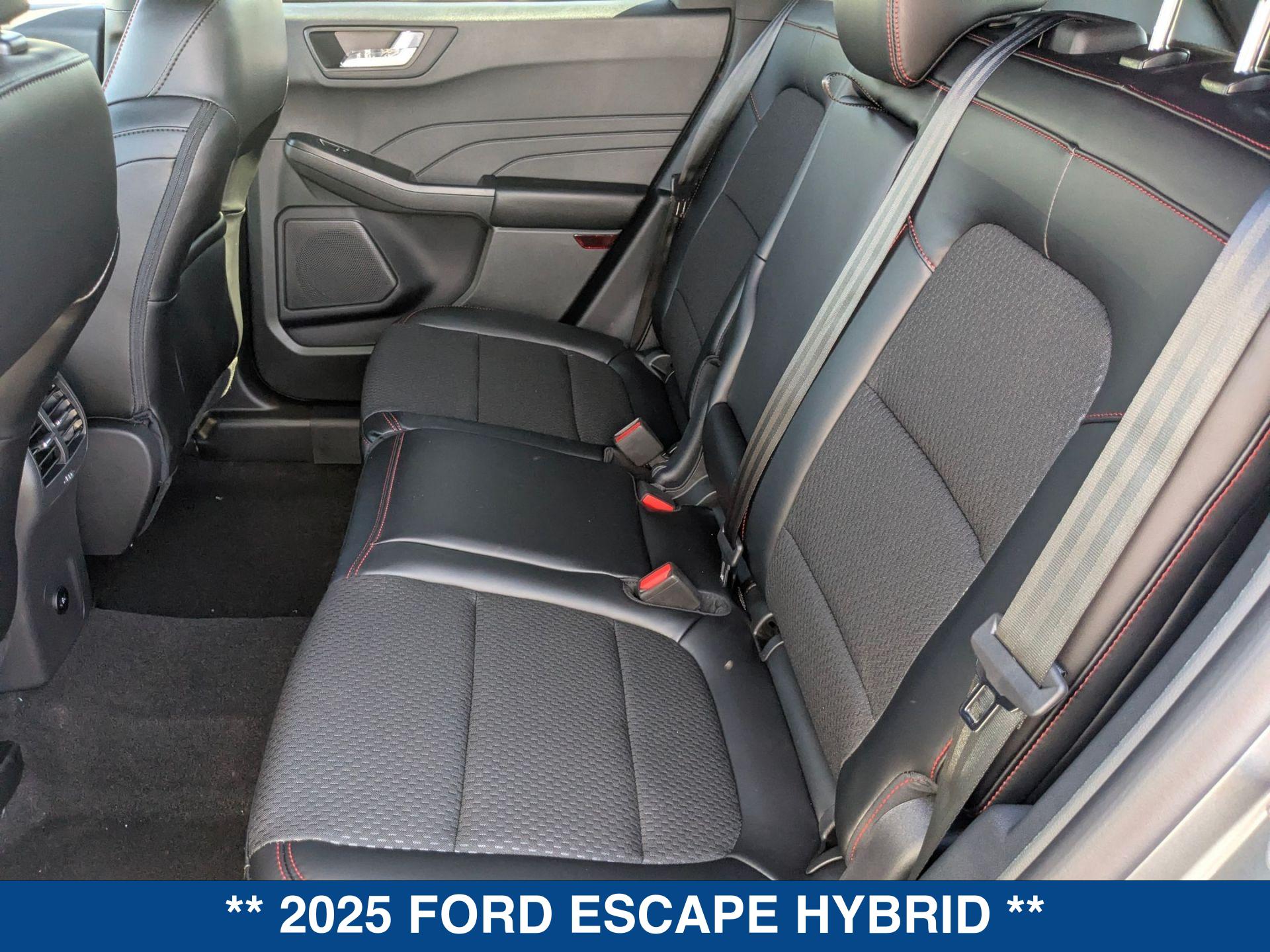 2025 Ford Escape Hybrid ST-Line photo 19