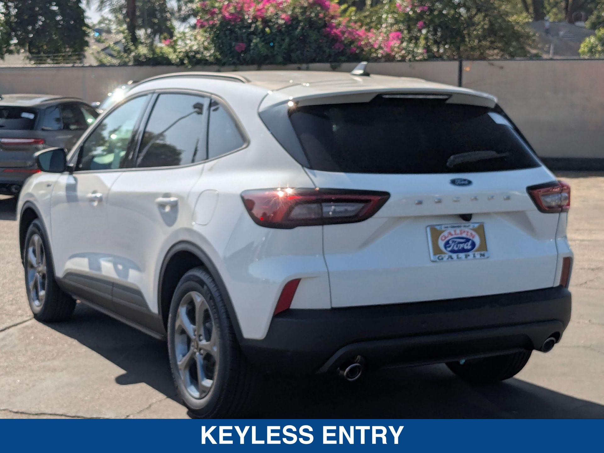 2025 Ford Escape ST-Line photo 6