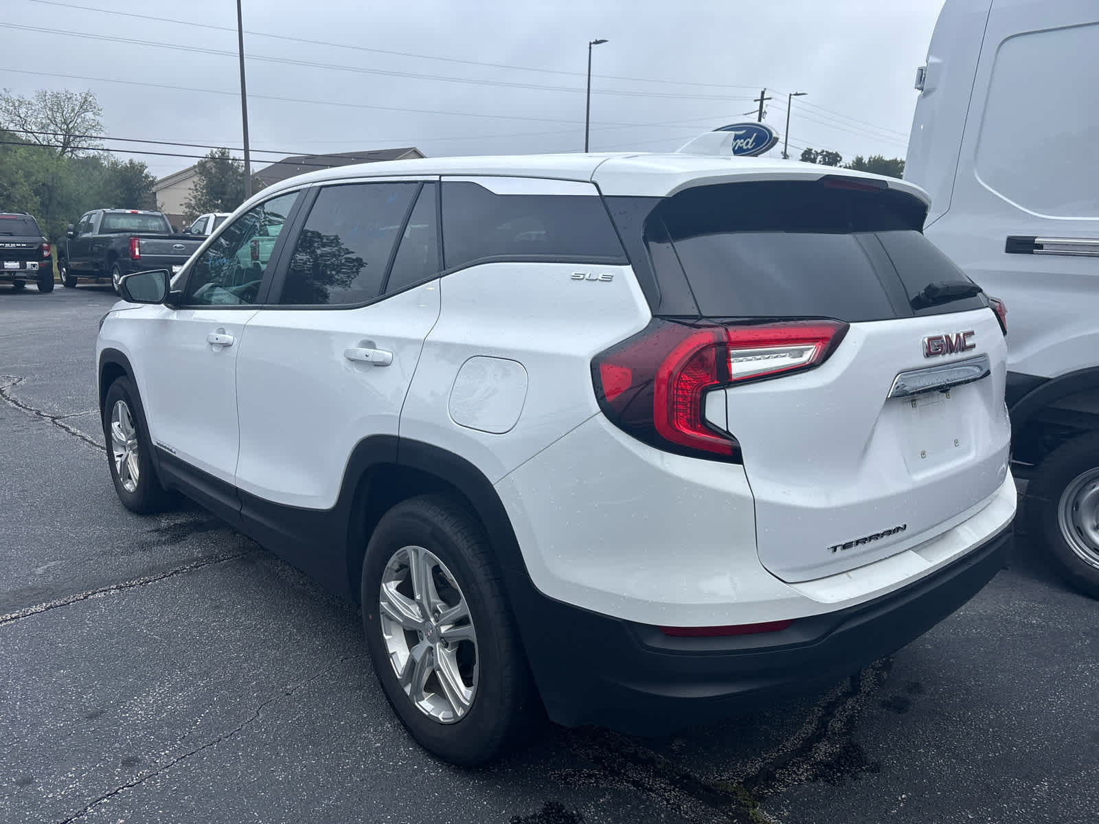 2024 Gmc Terrain SLE photo 2