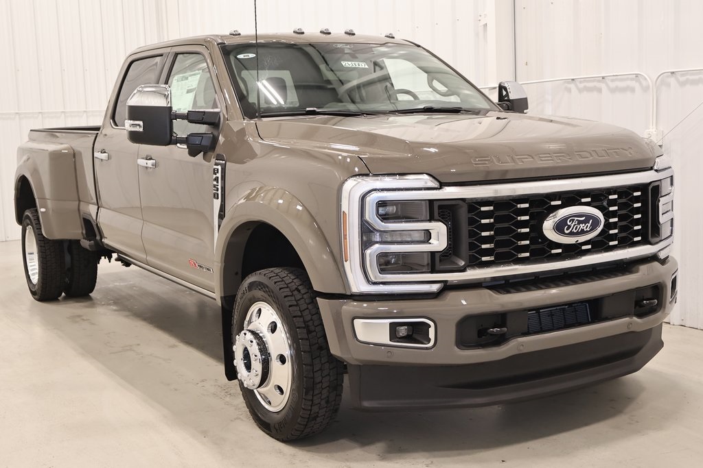 2026 Ford F-450 photo 2