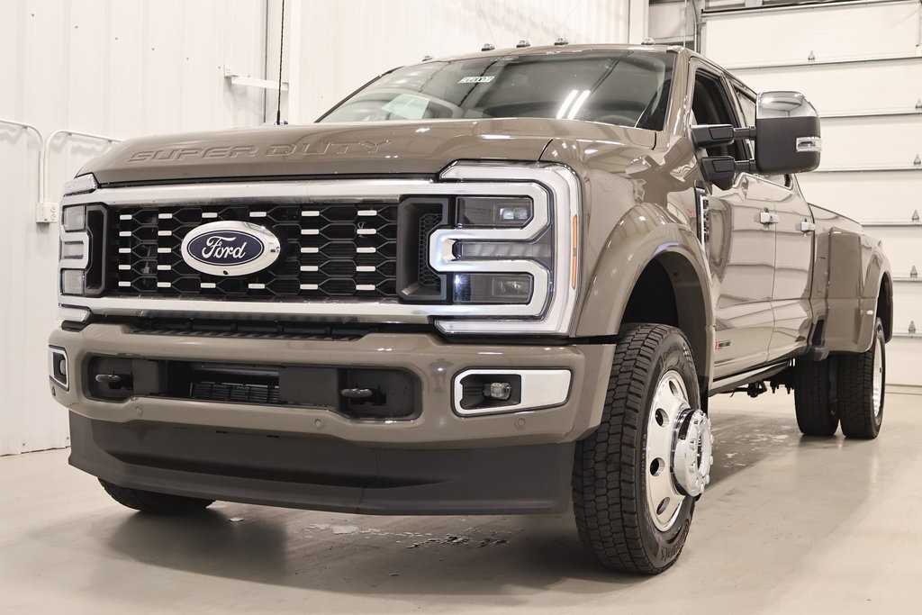 2026 Ford F-450 photo 4