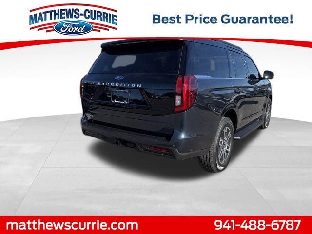 2025 Ford Expedition photo 2