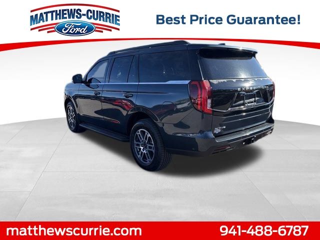 2025 Ford Expedition photo 4