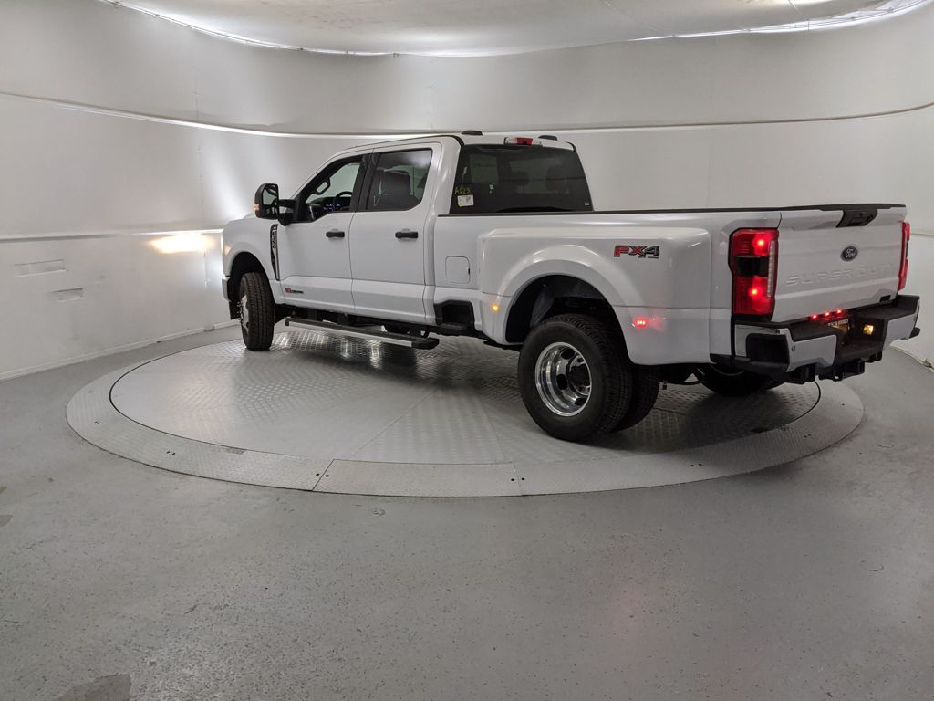 2026 Ford F-350 XLT photo 4