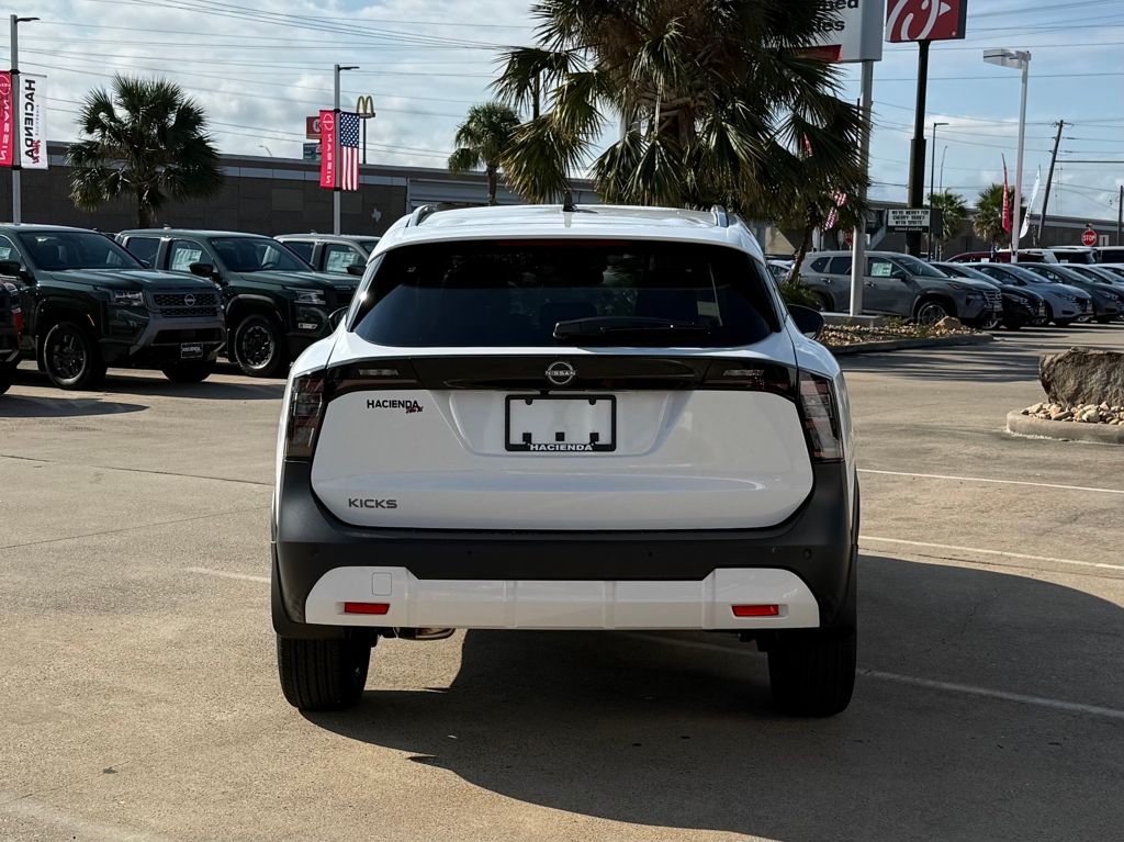 2026 Nissan Kicks SV photo 2