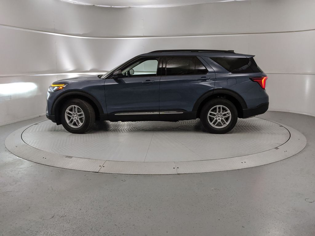 2025 Ford Explorer photo 4