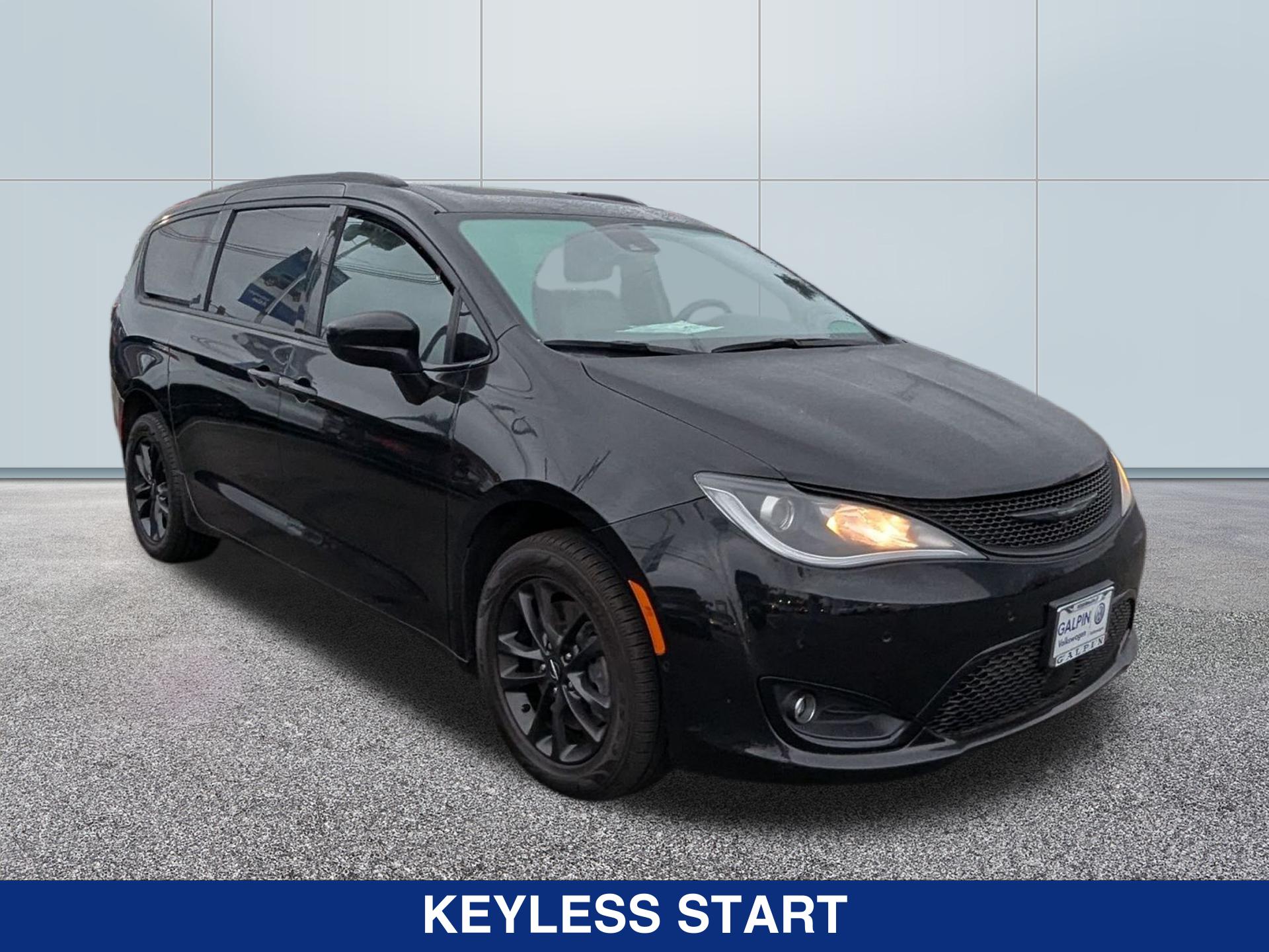 2020 Chrysler Pacifica Touring L photo 7