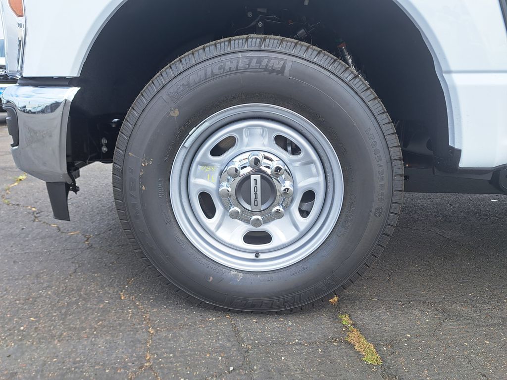 2026 Ford F-250 photo 8
