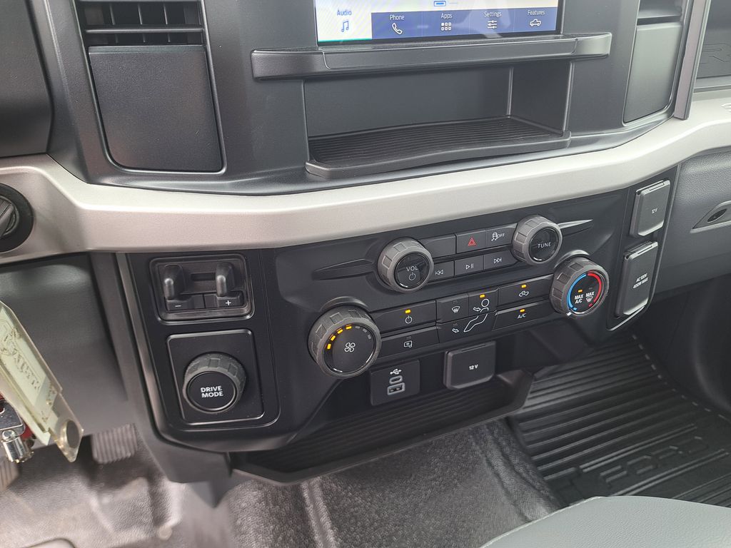 2026 Ford F-250 photo 28