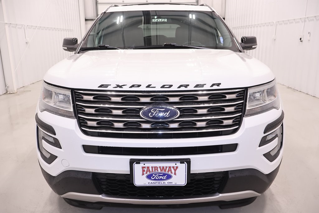 2017 Ford Explorer XLT photo 4