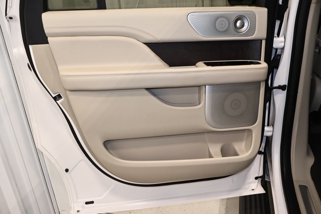 2018 Lincoln Navigator L Reserve photo 13