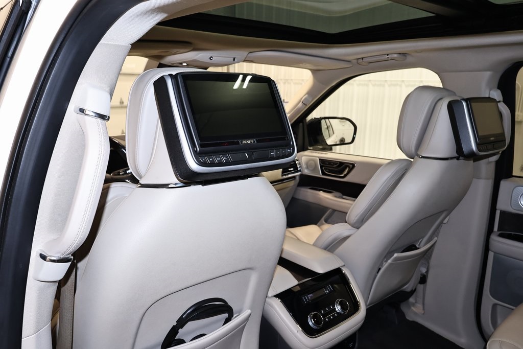 2018 Lincoln Navigator L Reserve photo 15