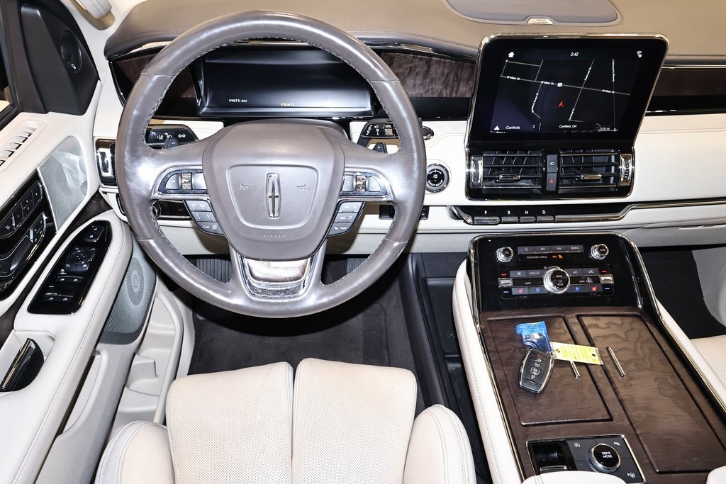 2018 Lincoln Navigator L Reserve photo 25