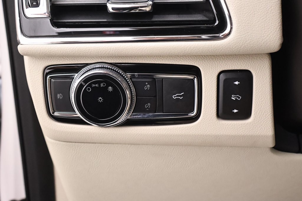 2018 Lincoln Navigator L Reserve photo 30
