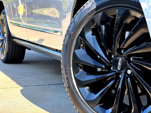 2021 Lincoln Navigator L Reserve photo 2