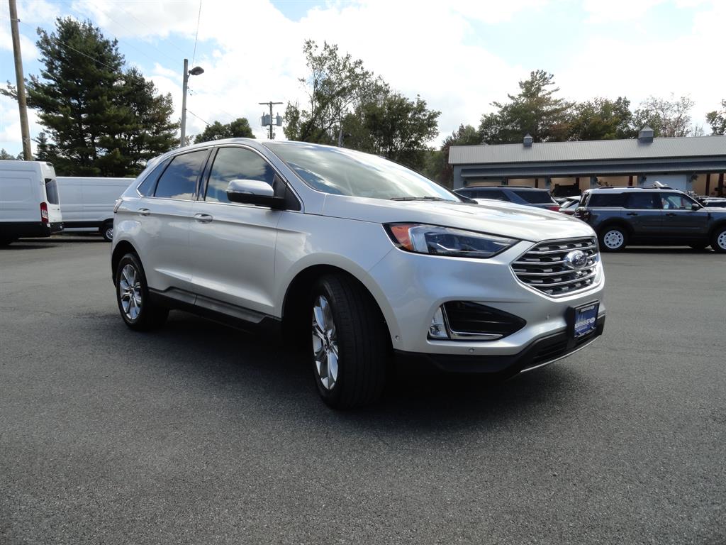 2019 Ford Edge Titanium photo 3