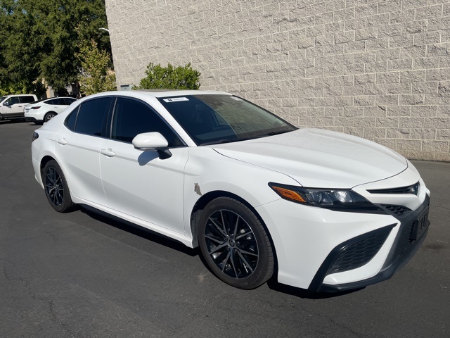 2022 Toyota Camry Hybrid SE
