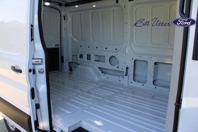 2025 Ford Transit photo 4