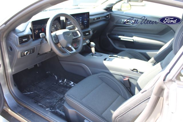 2025 Ford Mustang photo 10