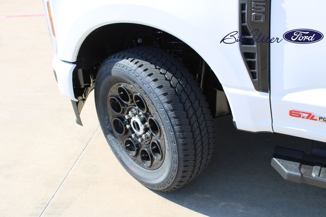 2026 Ford F-350 photo 5