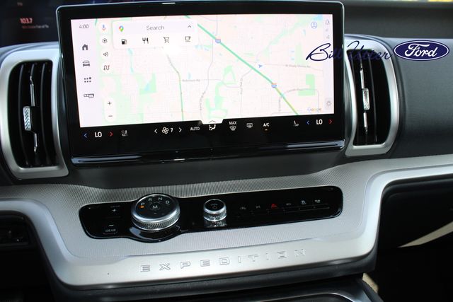 2025 Ford Expedition photo 11