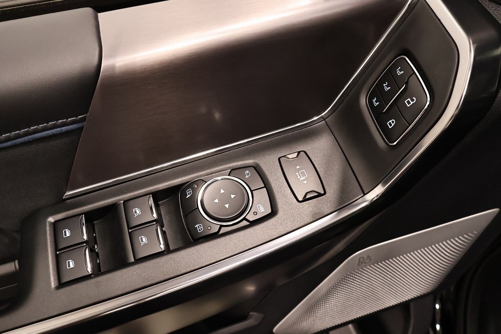 2026 Ford F-250 Platinum photo 10
