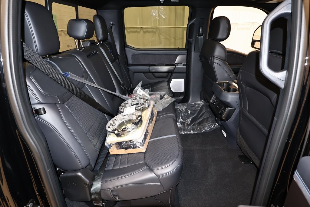 2026 Ford F-250 Platinum photo 14