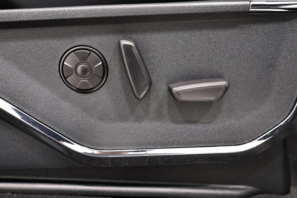 2026 Ford F-250 Platinum photo 16