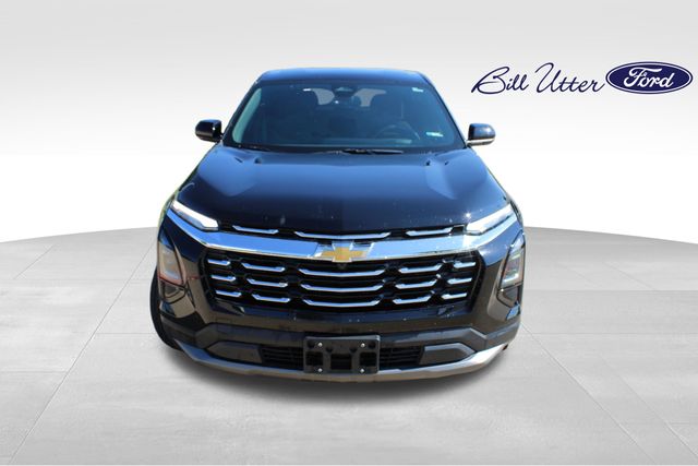 2025 Chevrolet Equinox LT photo 2
