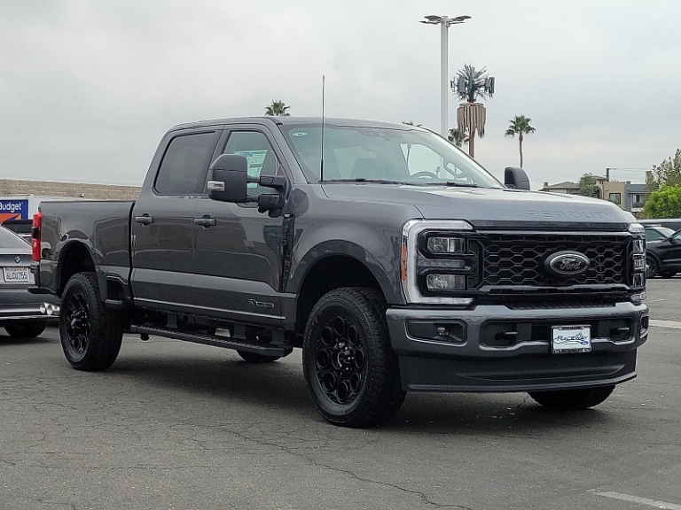 2026 Ford Super Duty F-350 SRW XLT
