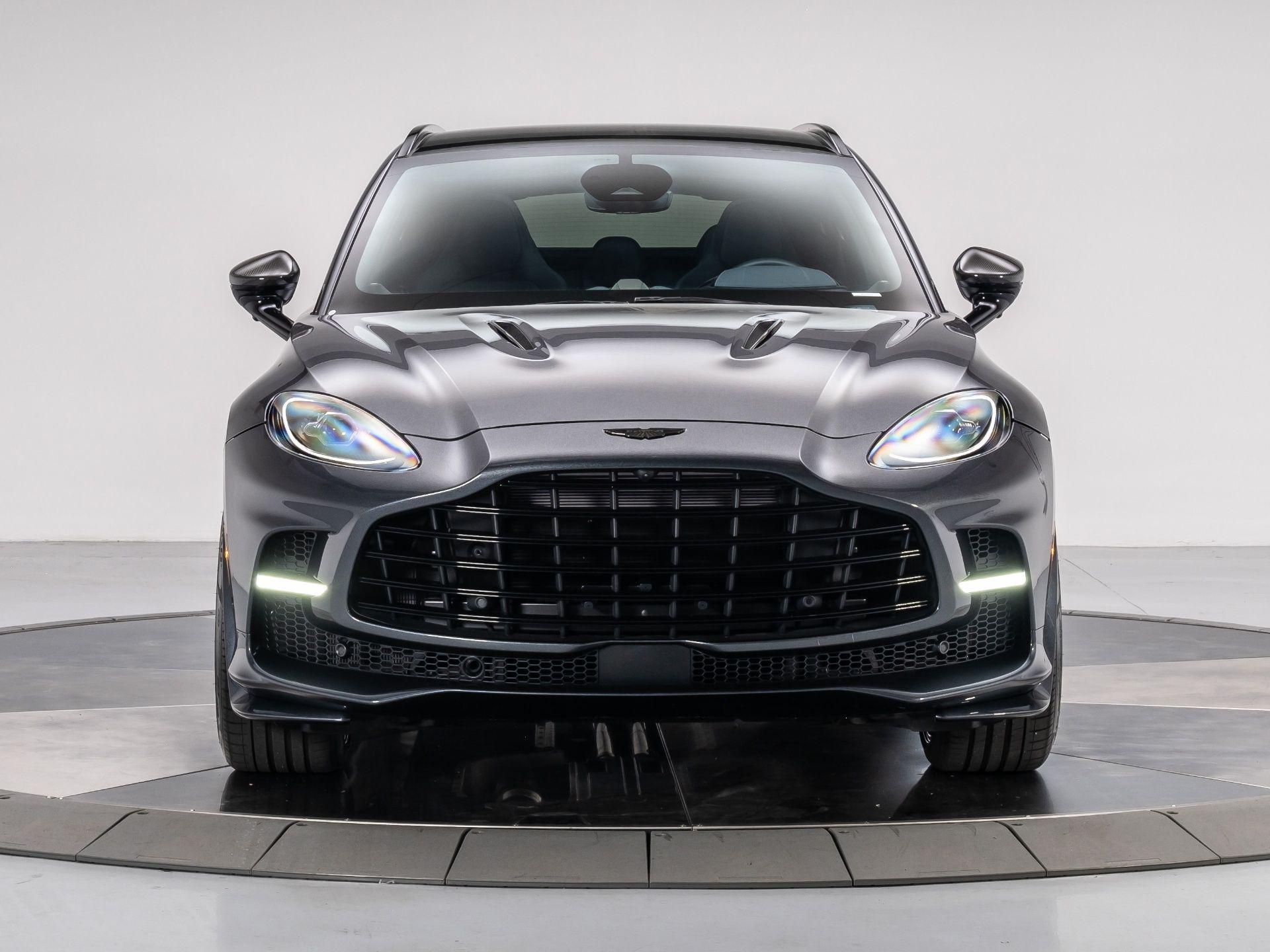 2025 Aston Martin DBX photo 3
