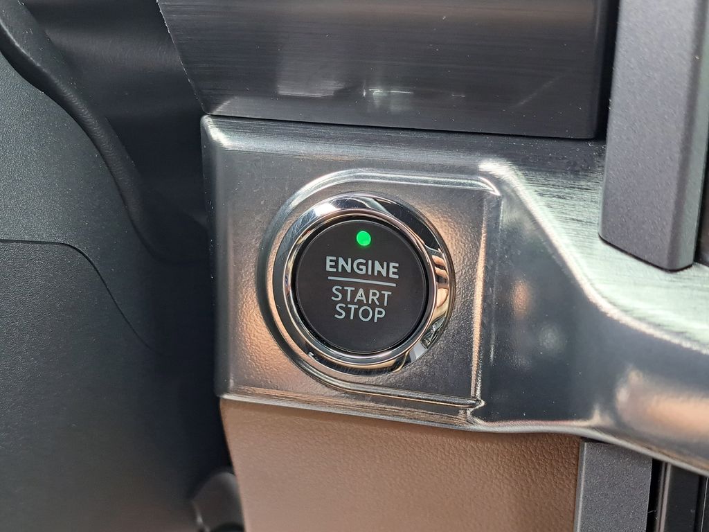 2023 Ford F-150 Lariat photo 26