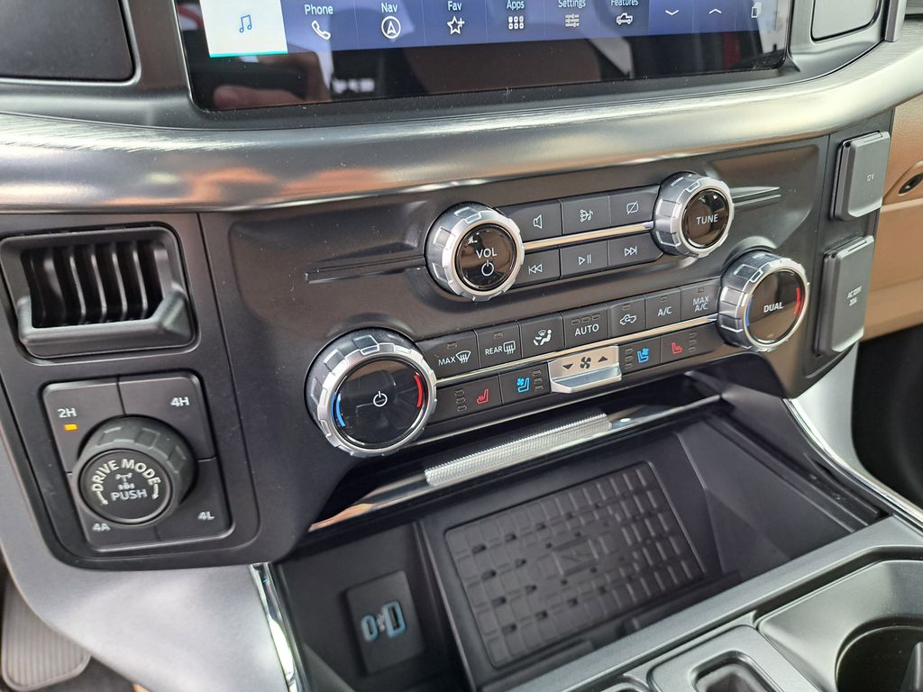2023 Ford F-150 Lariat photo 29