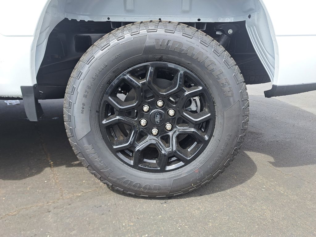2025 Ford F-150 XLT photo 6