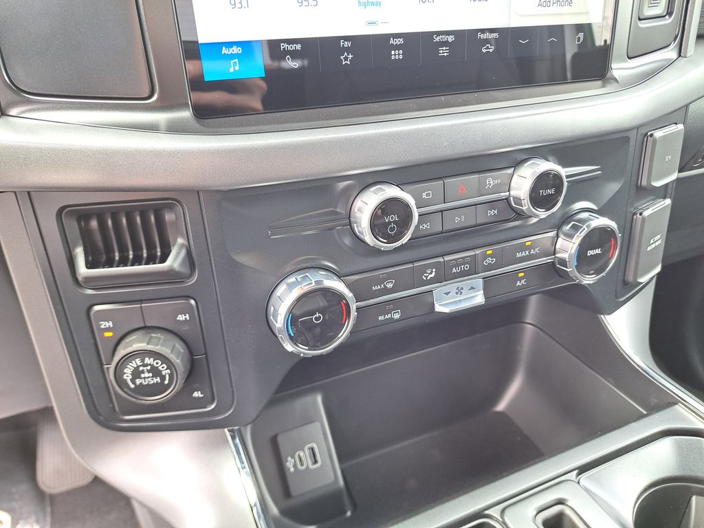 2025 Ford F-150 XLT photo 28