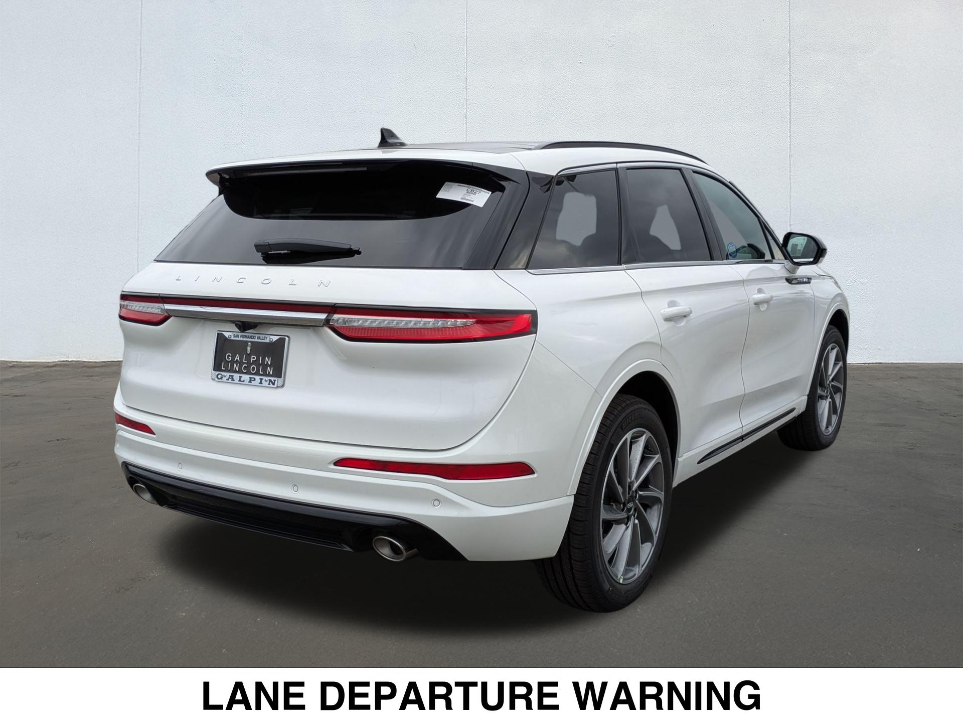 2025 Lincoln Corsair Grand Touring photo 2