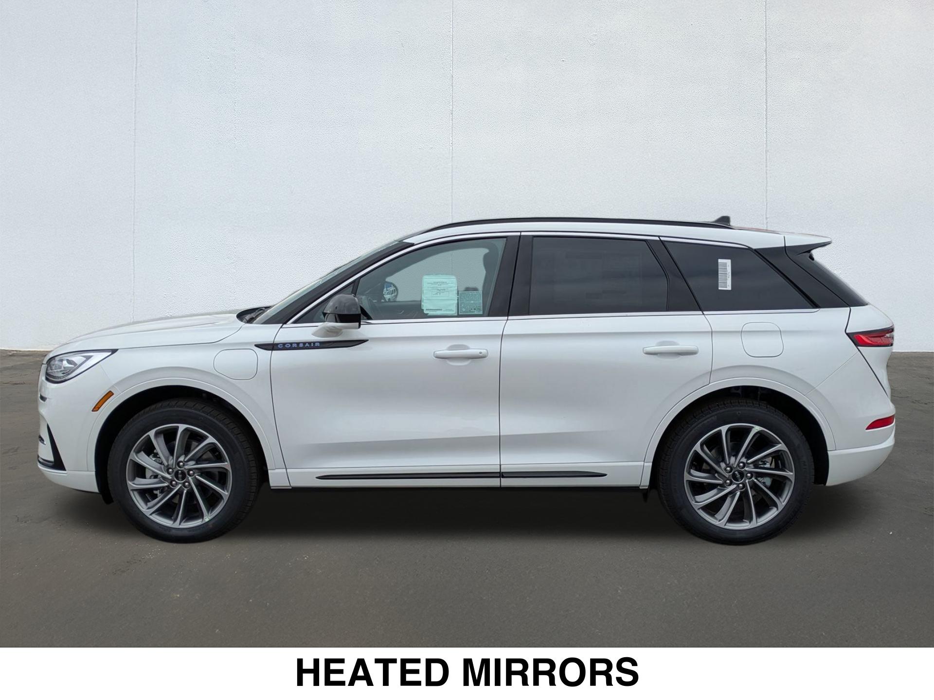 2025 Lincoln Corsair Grand Touring photo 3