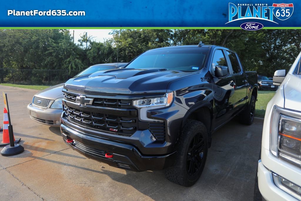 2023 Chevrolet Silverado 1500 LT Trail Boss photo 2