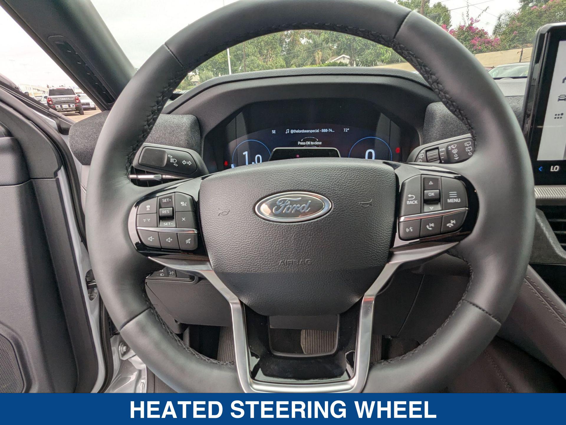 2025 Ford Explorer Platinum photo 17