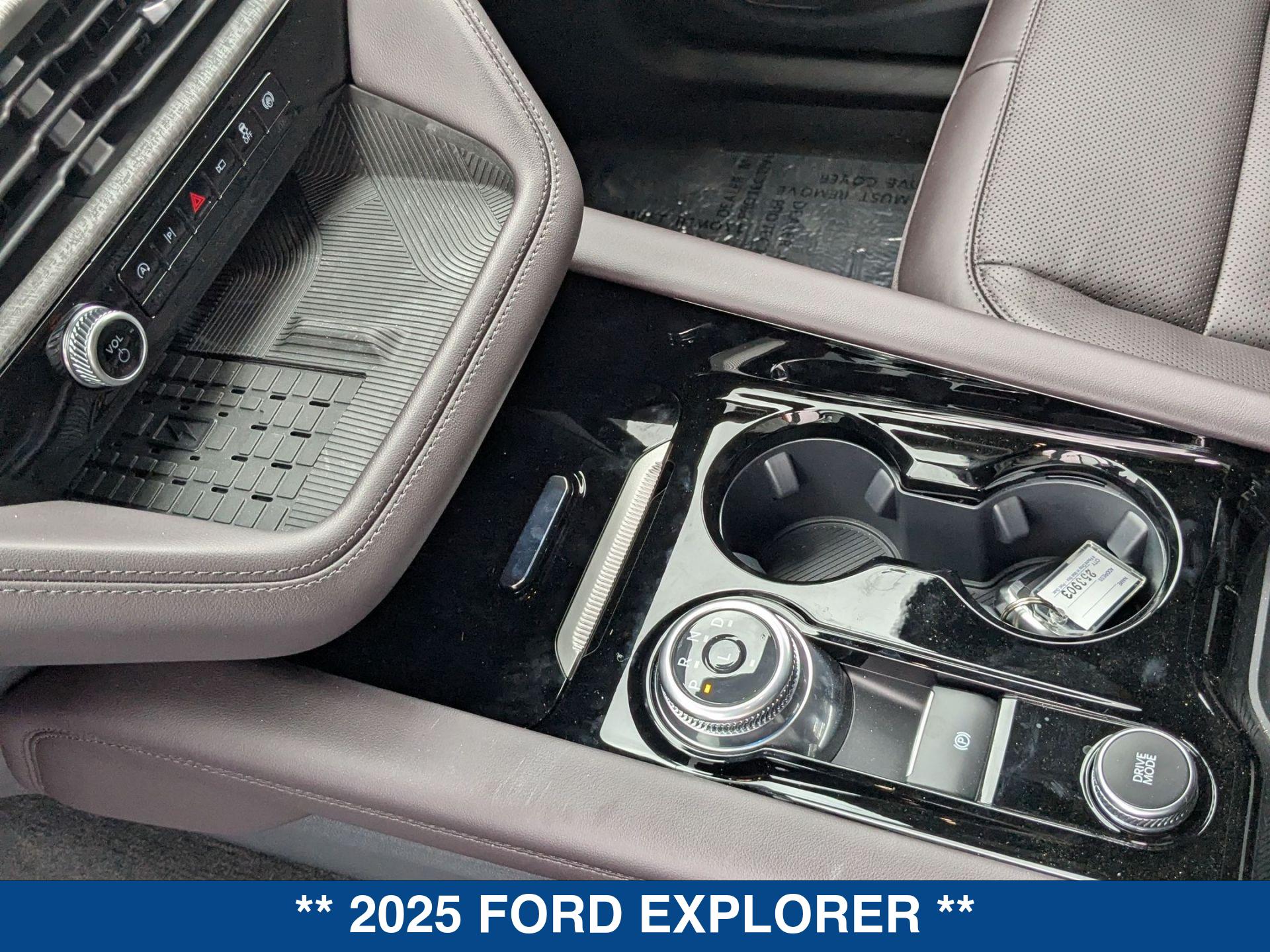 2025 Ford Explorer Platinum photo 20