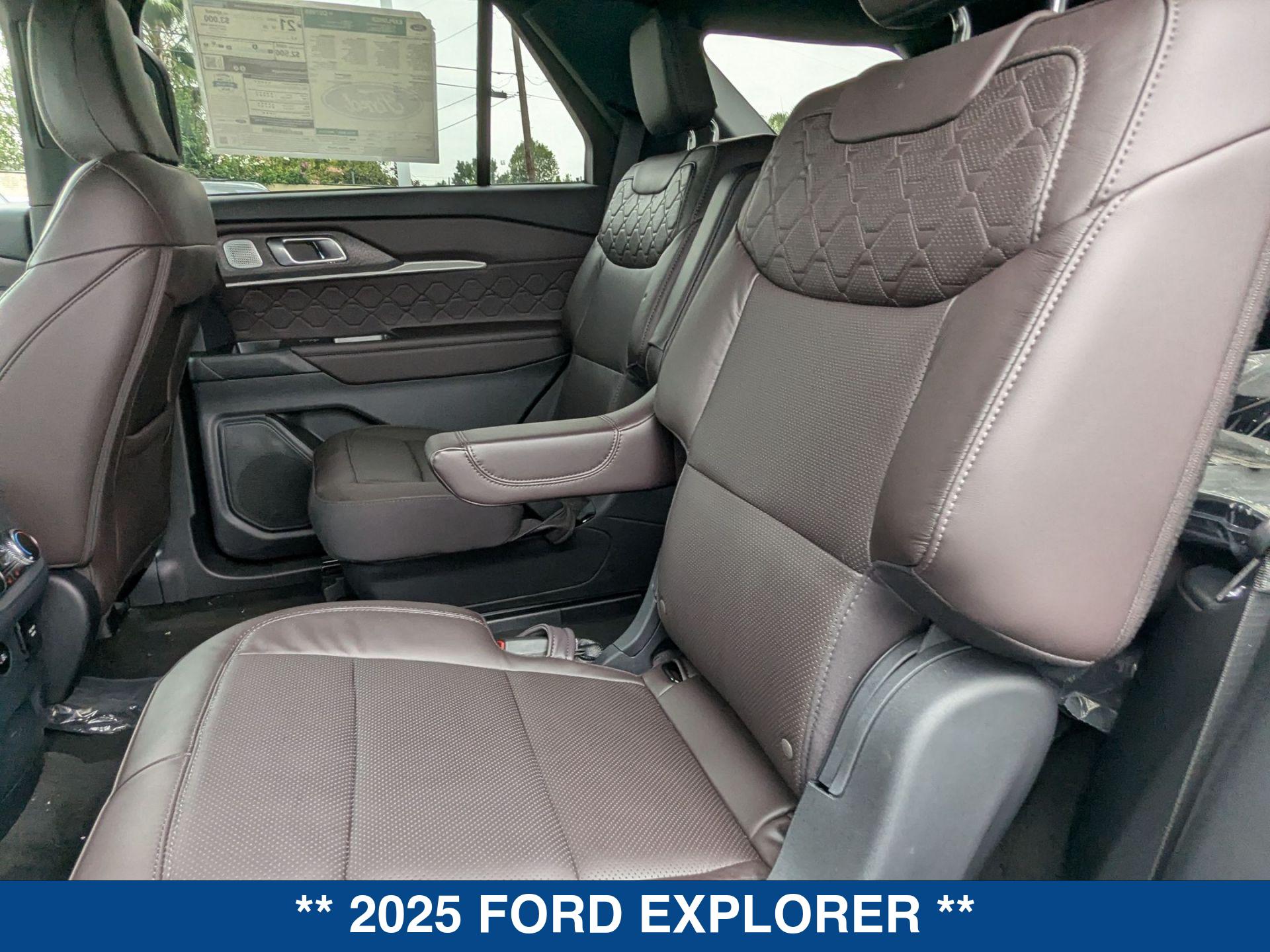 2025 Ford Explorer Platinum photo 22